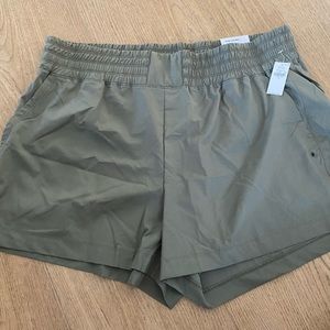 Old Navy Stretch Tech Women’s shorts